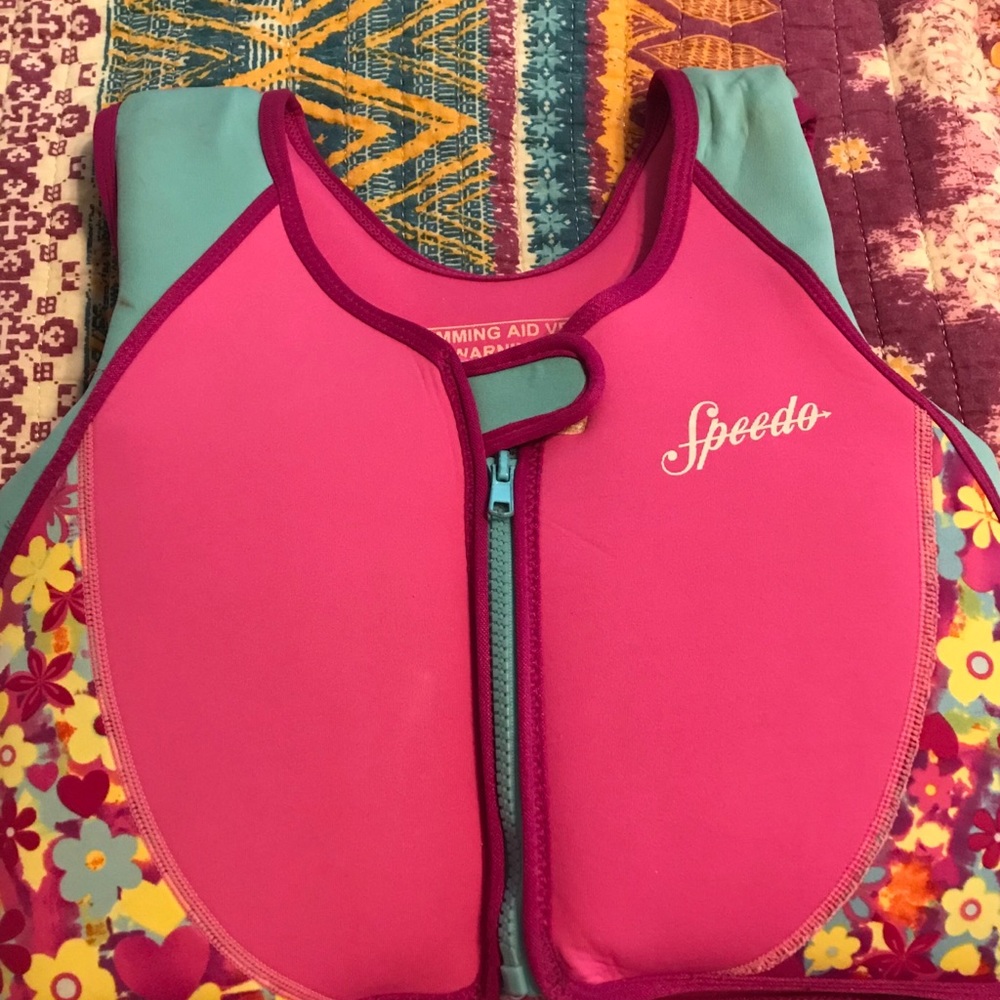 Speedo swim vest